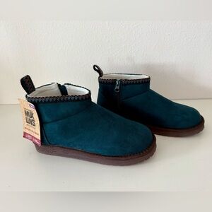 🆕 Muk Luks Side Zip Booties in color: deep teal “Lydia” NWT $49  size: 8
